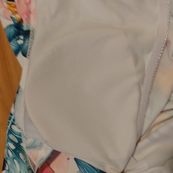 Tropical Floral Off-Shoulder Swimsuit - Picture 5 of 6